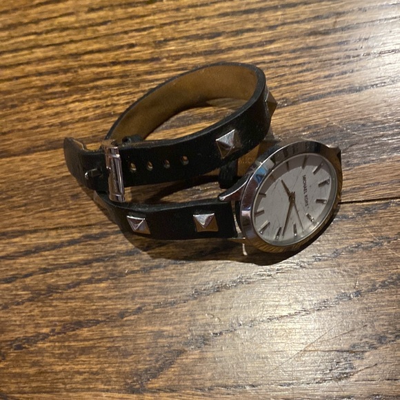 Michael Kors Watch - Picture 3 of 7